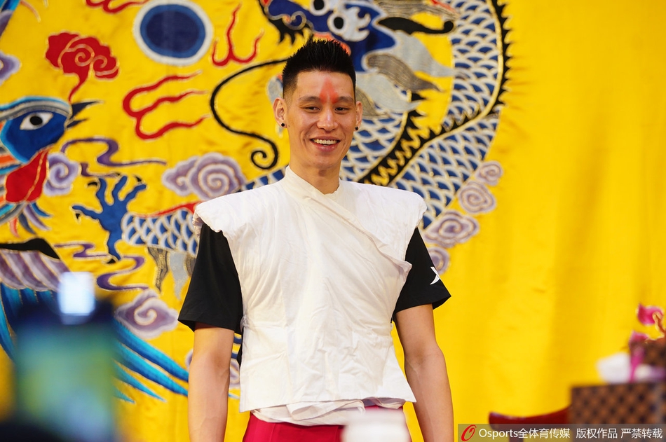 林书豪现身京城湖广会馆 变身常山赵子龙