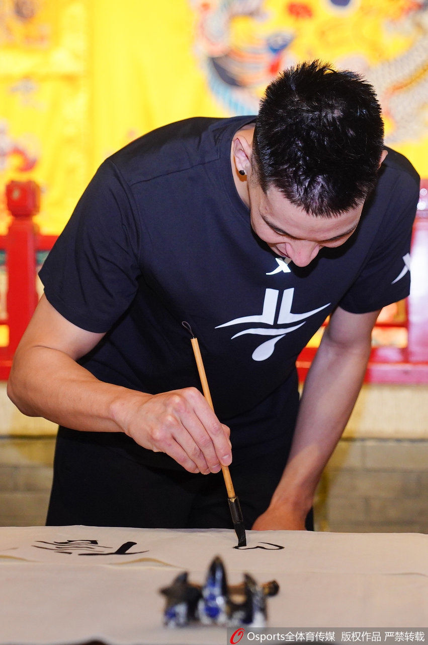 林书豪现身京城湖广会馆 变身常山赵子龙