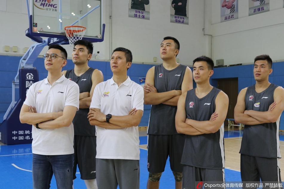 辽篮将士歌唱《我和我的祖国》为祖国献礼