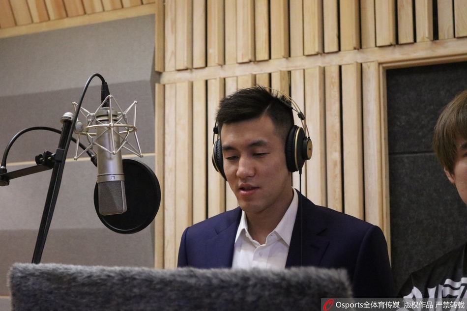 辽篮将士歌唱《我和我的祖国》为祖国献礼