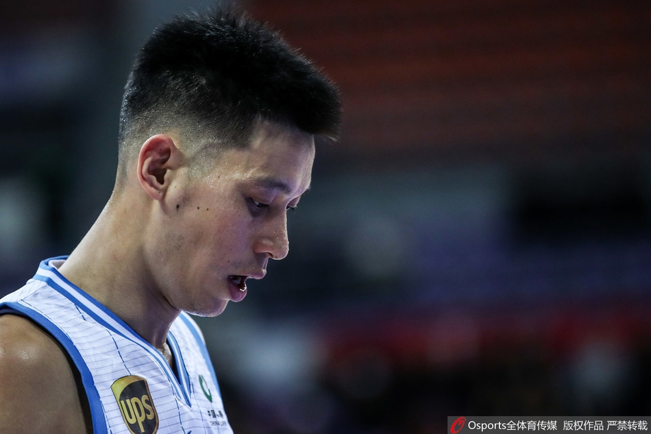 [CBA季前赛]林书豪首秀砍40分首钢仍输球