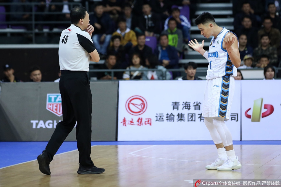 [CBA季前赛]林书豪首秀砍40分首钢仍输球