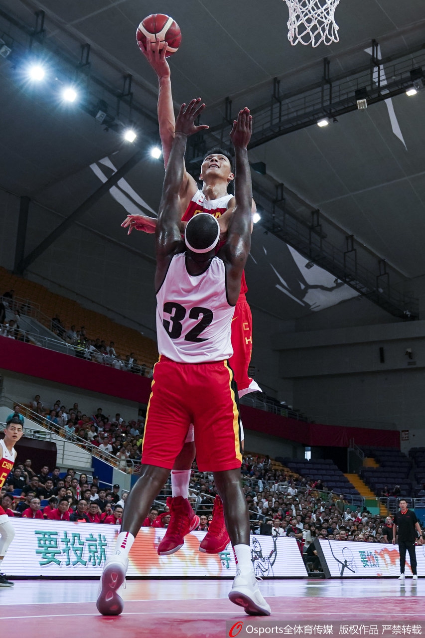 男篮热身赛：中国vs安哥拉