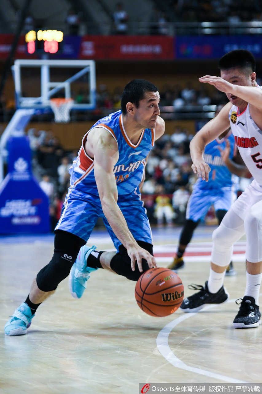 中欧冠军赛新疆胜广东 西热威姆斯互喷垃圾话