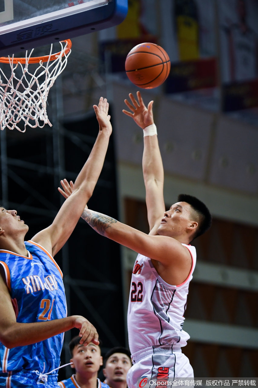 中欧冠军赛新疆胜广东 西热威姆斯互喷垃圾话