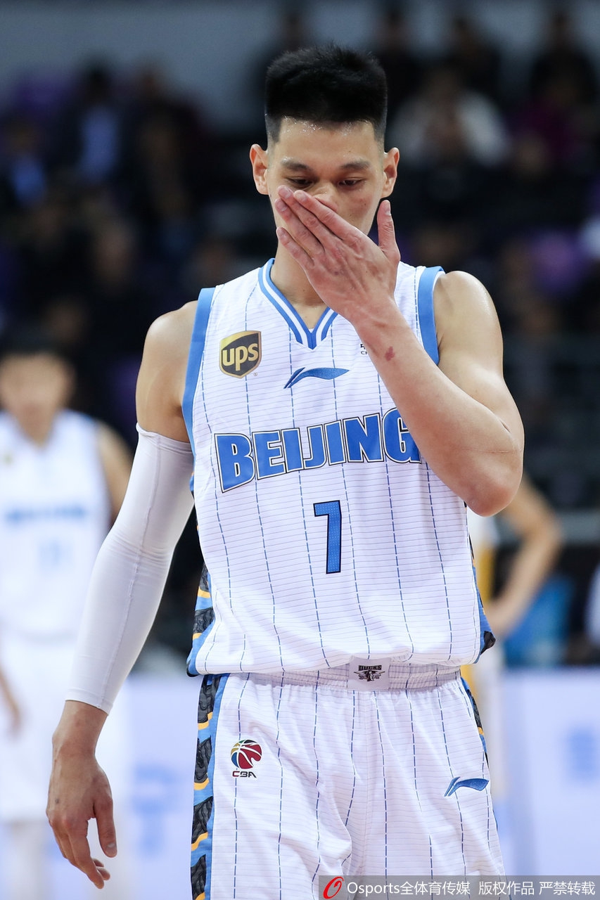 [CBA季前赛]林书豪首秀砍40分首钢仍输球