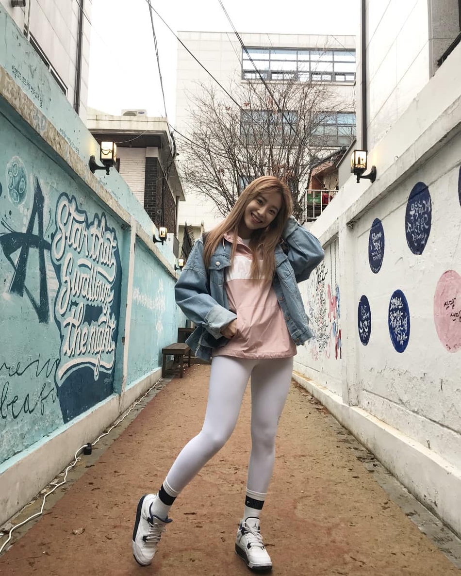 90年新生健身教练 漂亮的容貌 完美的身材