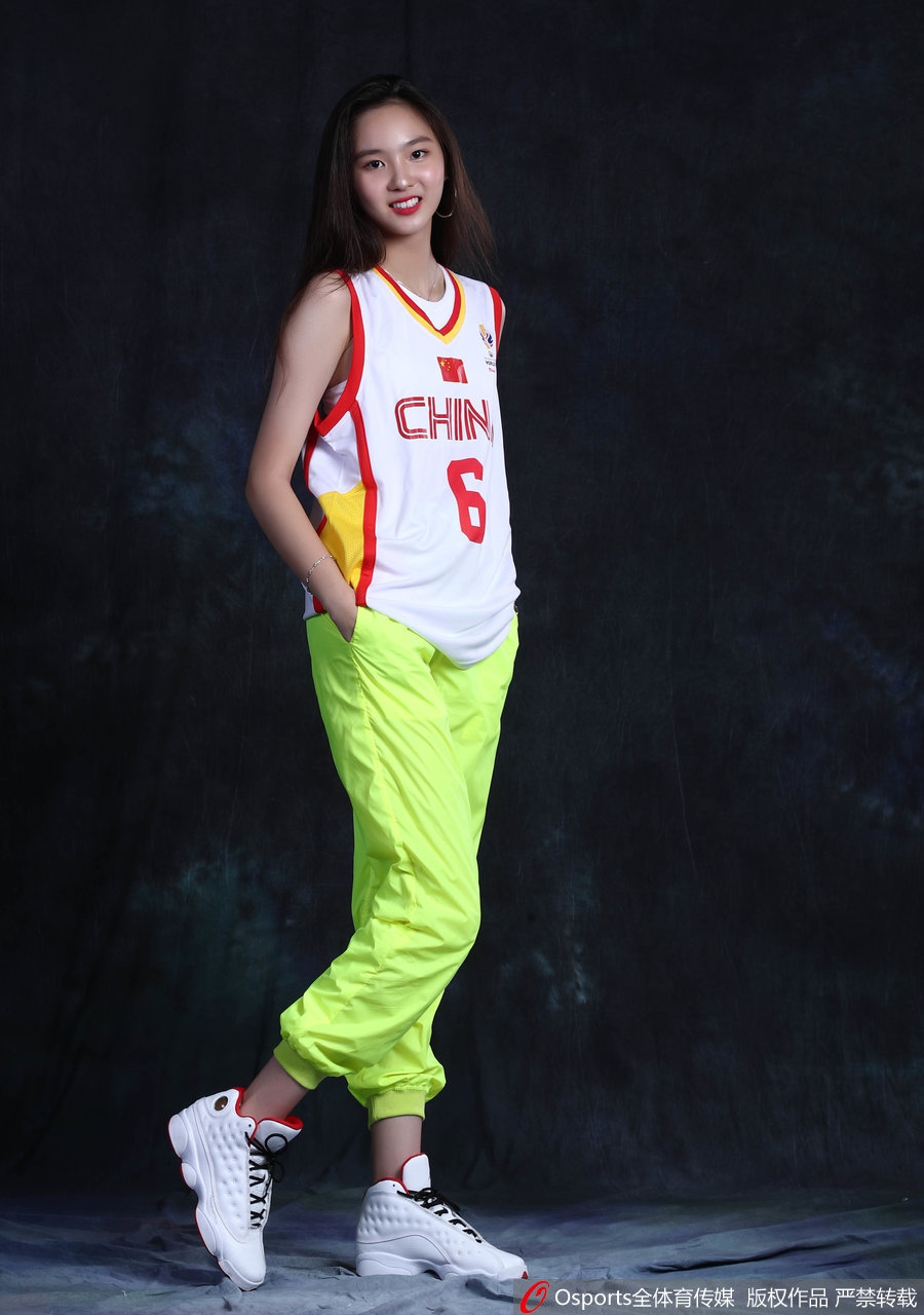 啦啦队篮球宝贝写真 运动系小姐姐潇洒不羁