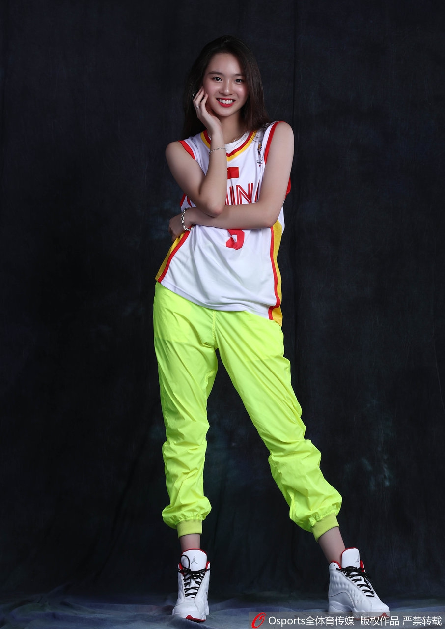 啦啦队篮球宝贝写真 运动系小姐姐潇洒不羁