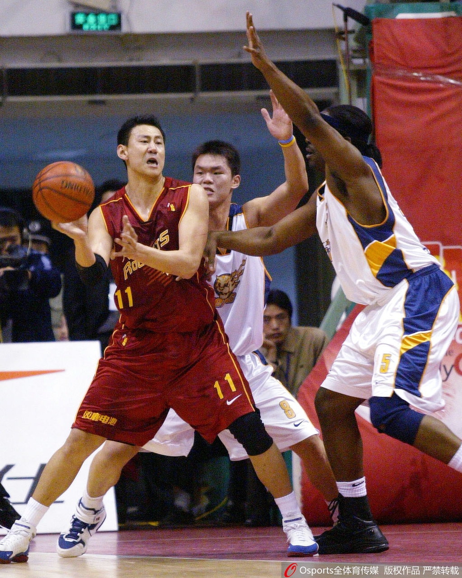 李楠申请辞去主教练职务 辉煌球员生涯已成往事