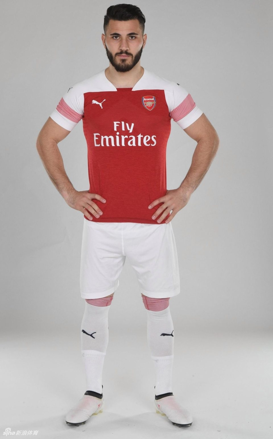 阿森纳发布新赛季主场球衣