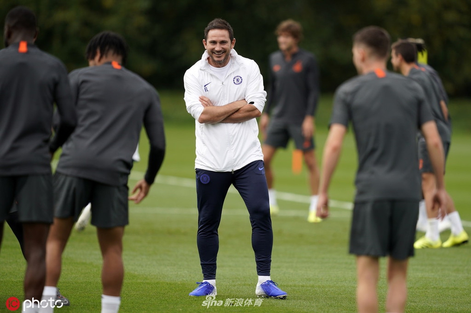 切尔西备战欧冠 兰帕德乐开花