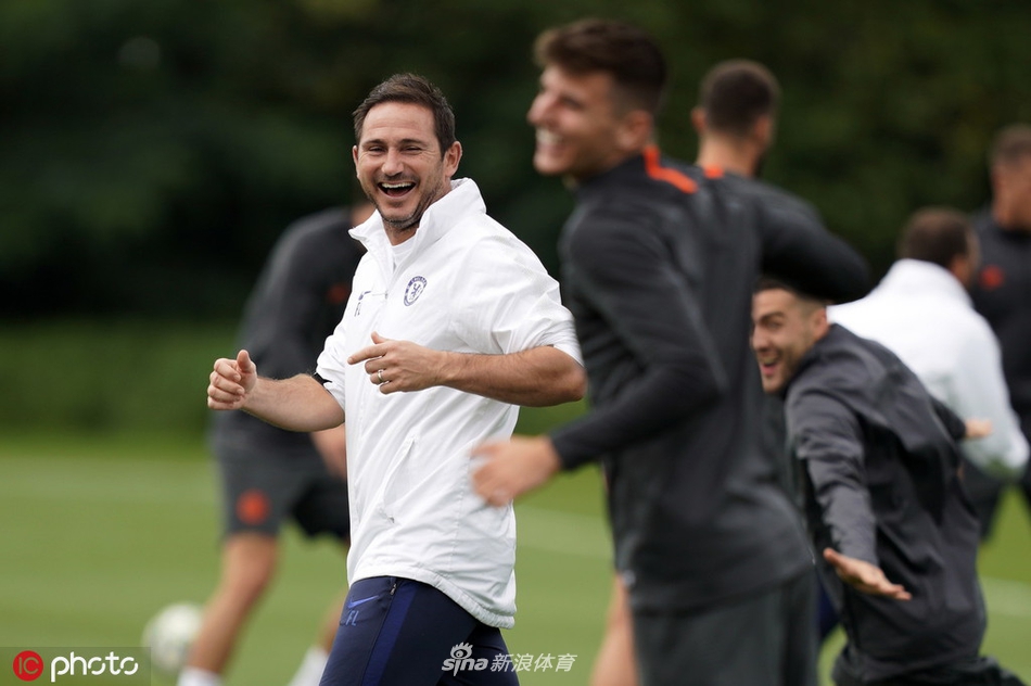 切尔西备战欧冠 兰帕德乐开花