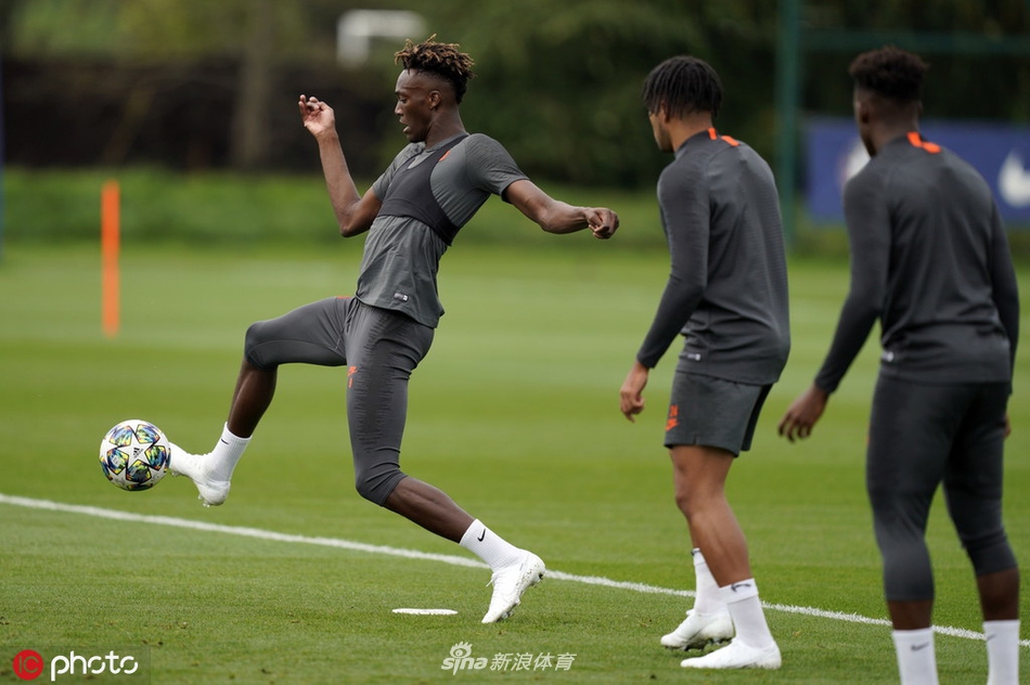 切尔西备战欧冠 兰帕德乐开花