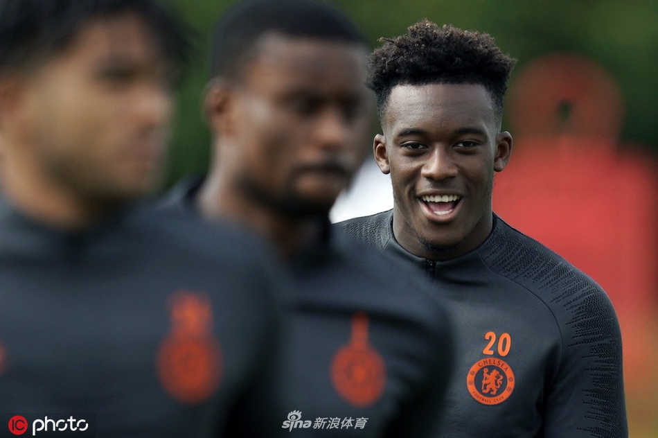 切尔西备战欧冠 兰帕德乐开花