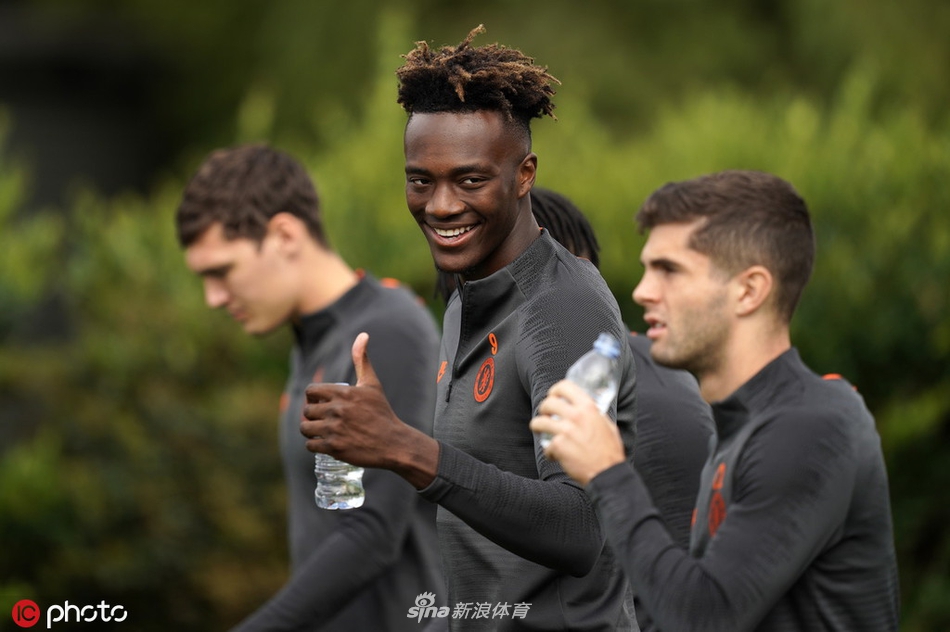 切尔西备战欧冠 兰帕德乐开花