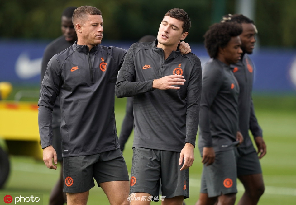 切尔西备战欧冠 兰帕德乐开花