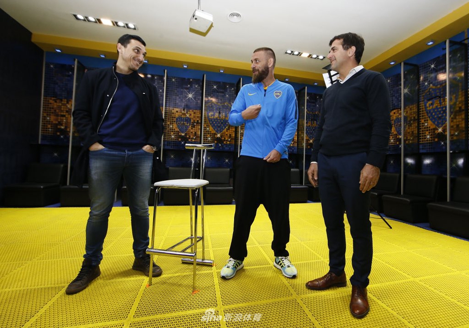 德罗西加盟博卡！球迷疯狂迎接