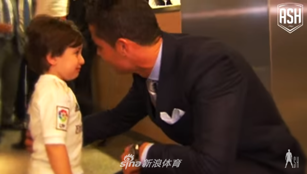 C罗这18件小事 真的把人看哭！