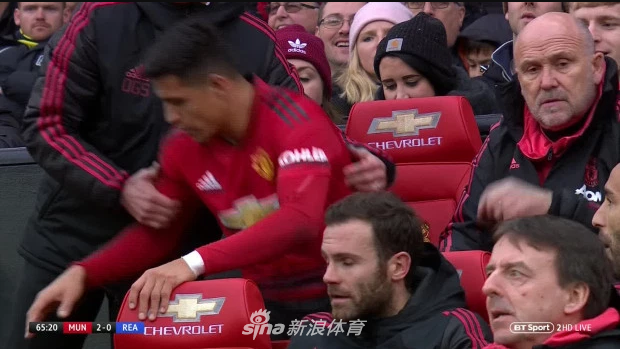 曼联亏死！桑切斯下滑如雪崩