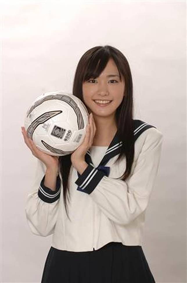 青涩！17岁新垣结衣初见日本球星