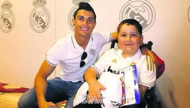 C罗这18件小事 真的把人看哭！