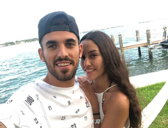 甜!阿森纳新援郎才女貌撒狗粮