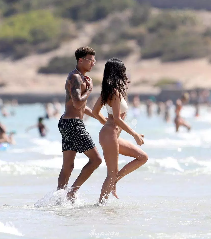 阿里与名模复合？往日高甜瞬间