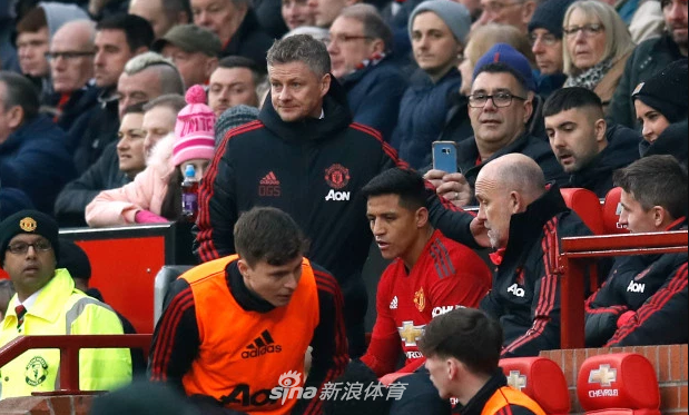 曼联亏死！桑切斯下滑如雪崩