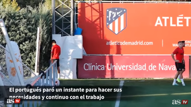 逗！1.2亿帝星训练时跑墙角撒尿