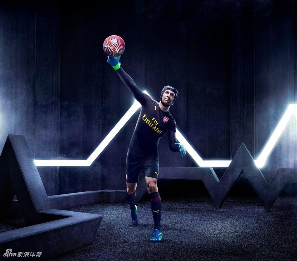阿森纳发布新赛季主场球衣