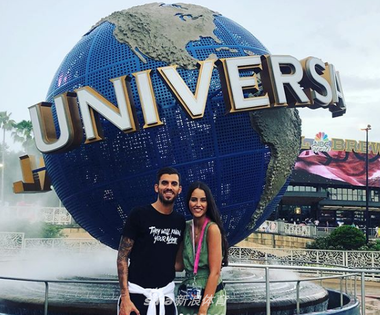 甜!阿森纳新援郎才女貌撒狗粮