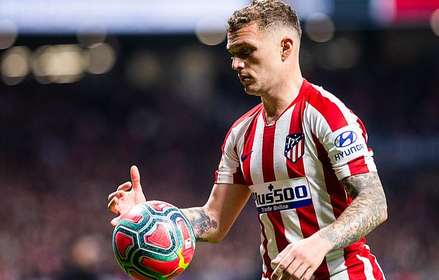 西甲闹大乌龙！这球谁看得清啊