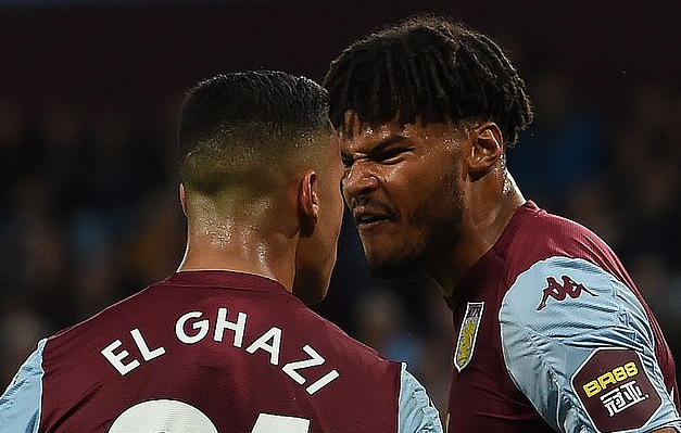 火爆内讧!悍将当场头顶队友