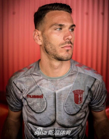 辣眼！这14款球衣都谁设计的？