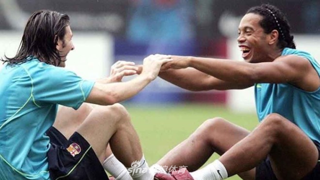 11年了！梅西小罗的10号传承