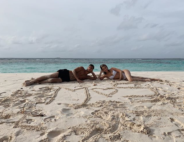 皇马妖星重伤 她深情支持陪伴