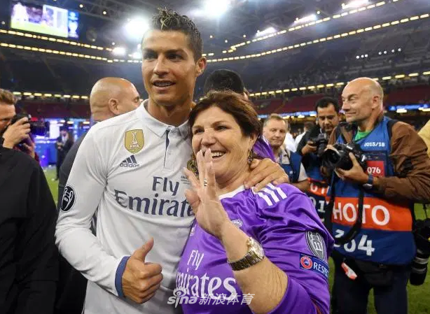 C罗这18件小事 真的把人看哭！