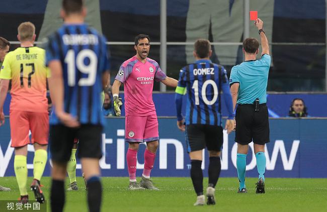 曼城铁卫客串门将!这一幕笑喷