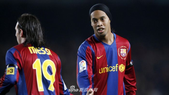 11年了！梅西小罗的10号传承