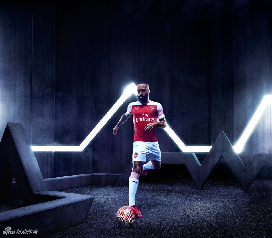 阿森纳发布新赛季主场球衣