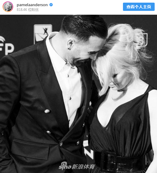 名将遭美妻控诉：变态！家暴！