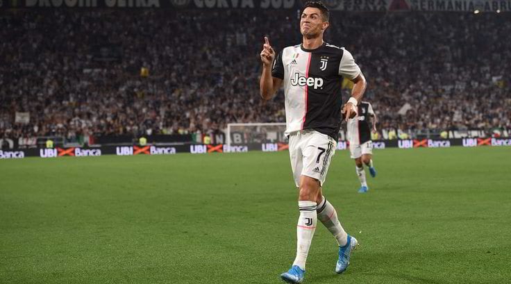 又三岁了！C罗爆笑庆祝开涮VAR