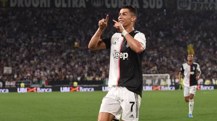 又三岁了！C罗爆笑庆祝开涮VAR