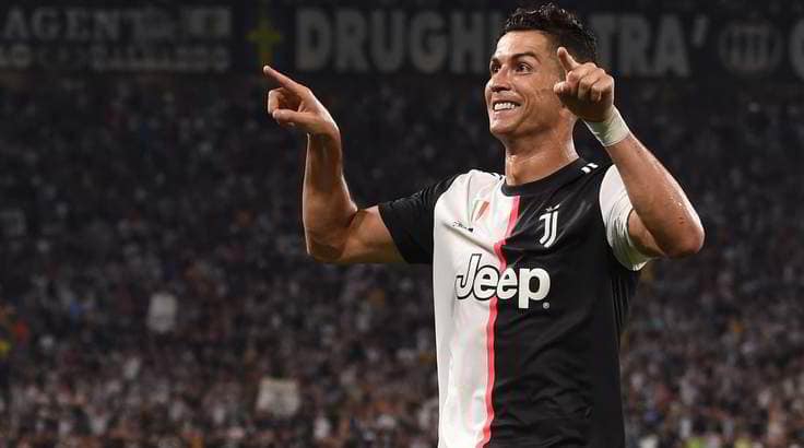 又三岁了！C罗爆笑庆祝开涮VAR