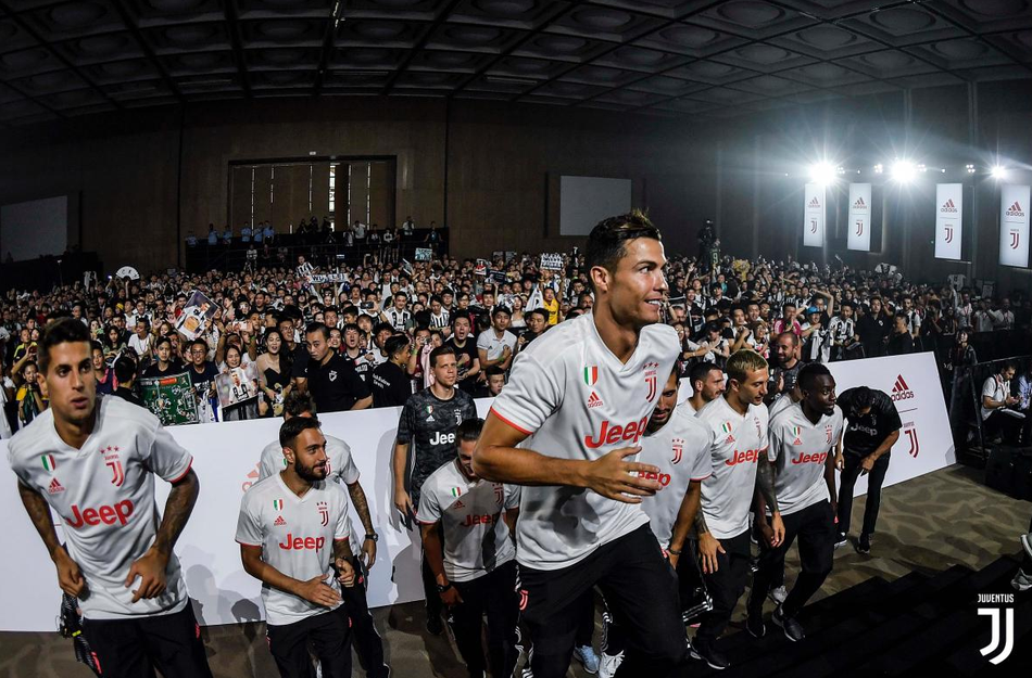 尤文新球衣发布！这汉字款太炫