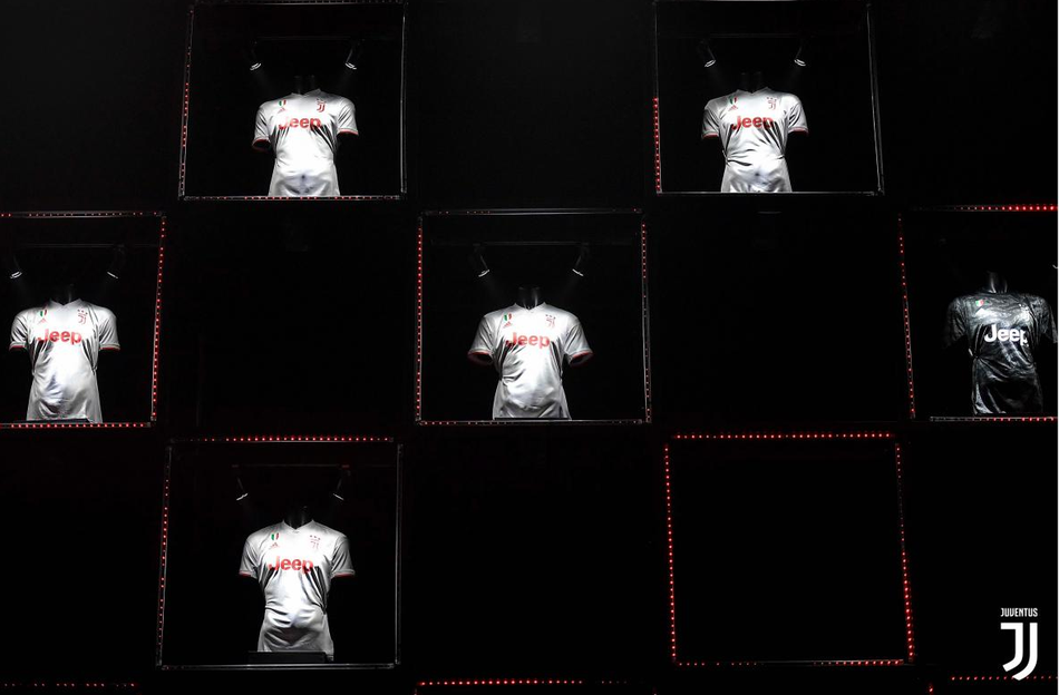 尤文新球衣发布！这汉字款太炫