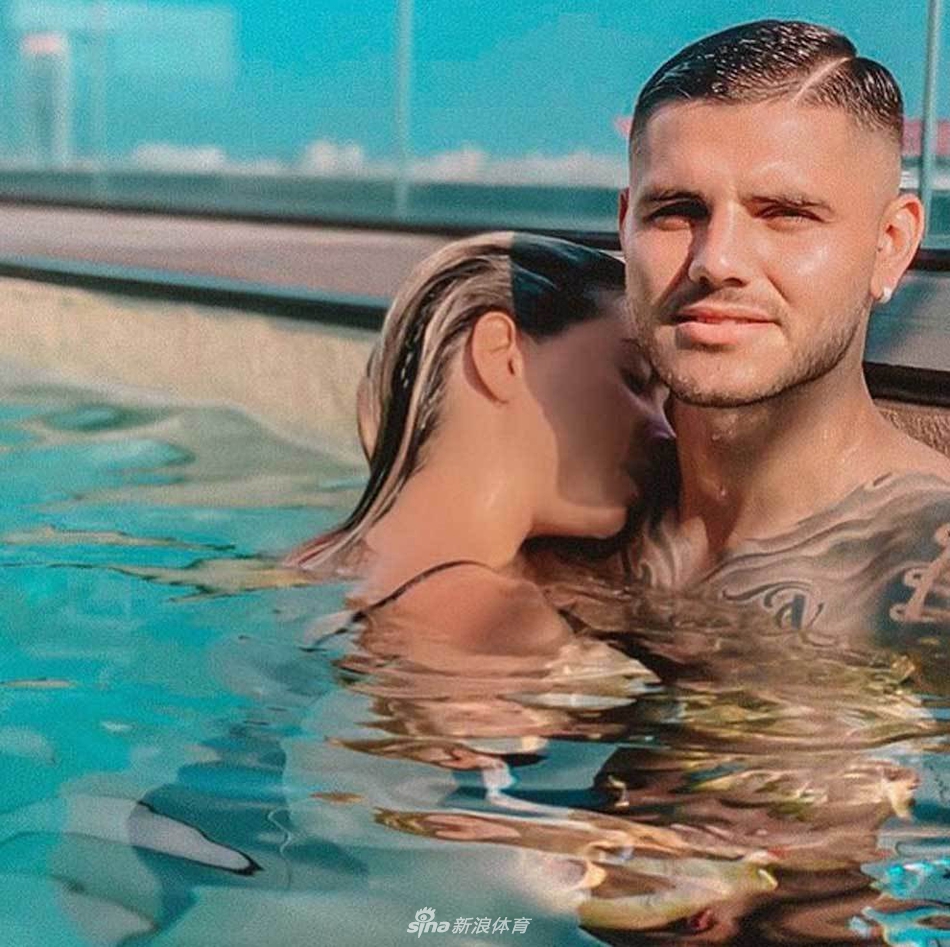 香艳！二弟旺达水中紧拥热吻