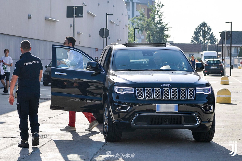 全城沸腾！41岁小将布冯回来啦