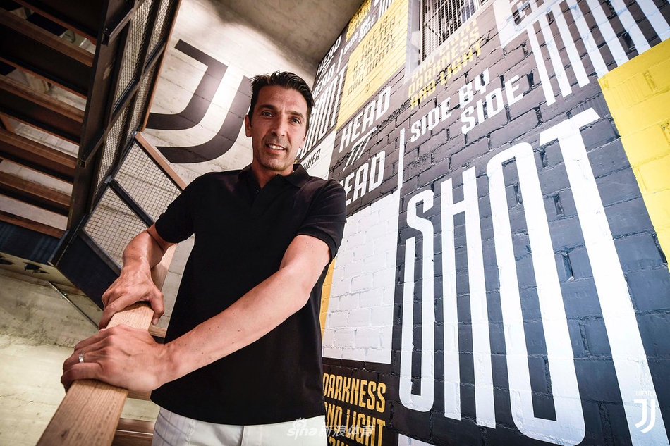 全城沸腾！41岁小将布冯回来啦